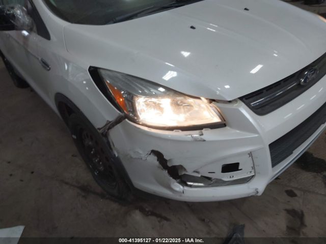 1FMCU9GX9FUB11295 Ford ESCAPE SE