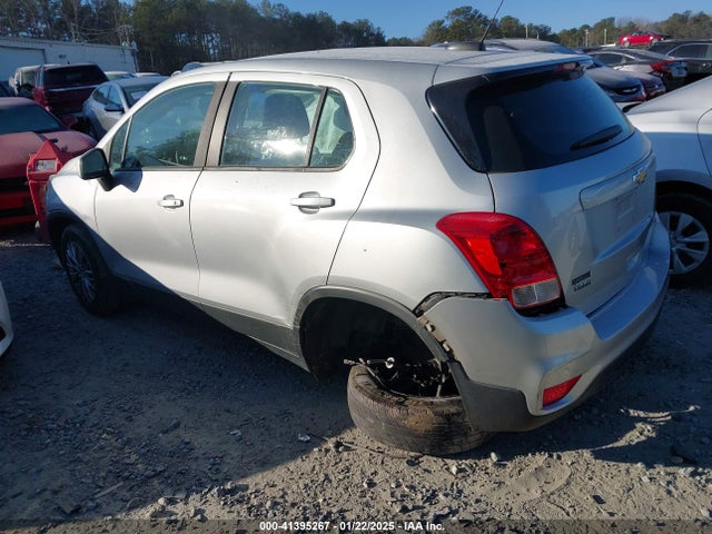 Chevrolet TRAX LS 2017 3GNCJKSB9HL227438 Image 3