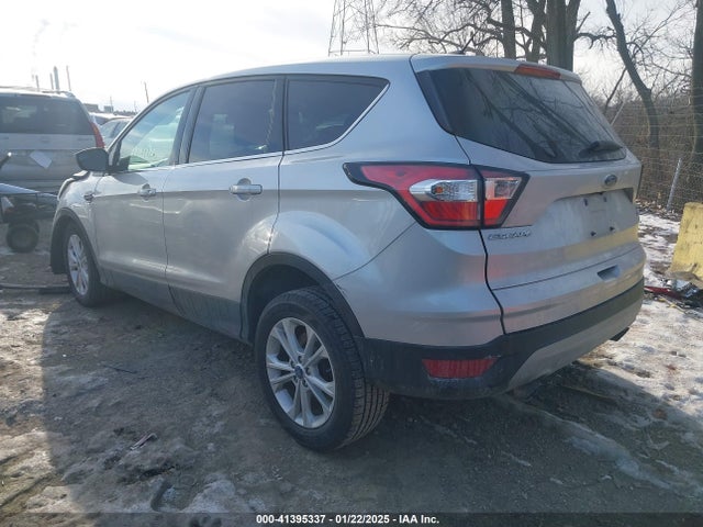 1FMCU9GDXHUE90509 Ford ESCAPE SE