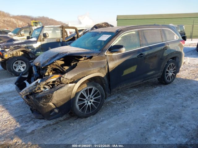 5TDJZRFH5HS507769 Toyota Highlander Se
