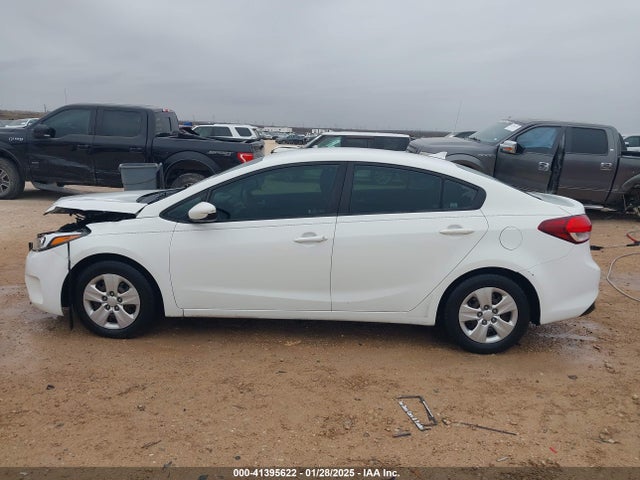 KIA FORTE LX 2017 3KPFK4A78HE082702 Image 14