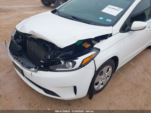 KIA FORTE LX 2017 3KPFK4A78HE082702 Image 17