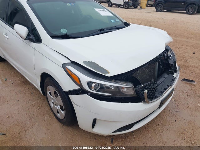 KIA FORTE LX 2017 3KPFK4A78HE082702 Image 18