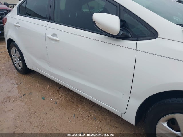 KIA FORTE LX 2017 3KPFK4A78HE082702 Image 19