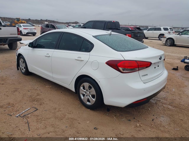 KIA FORTE LX 2017 3KPFK4A78HE082702 Image 3