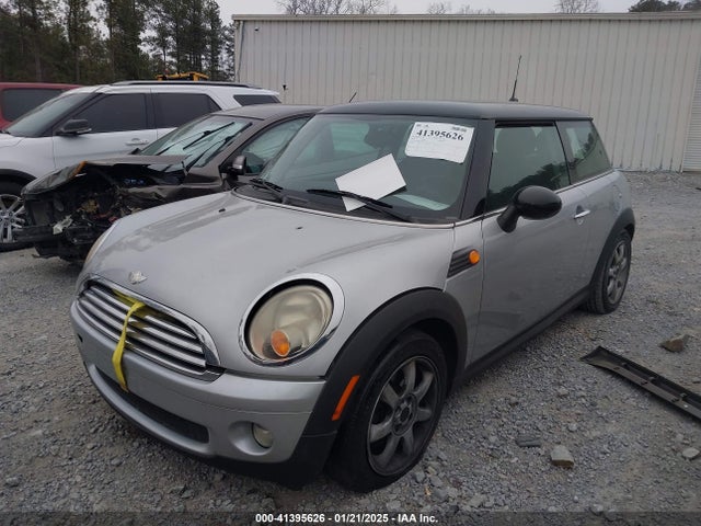 2007 MINI COOPER WMWMF33567TL77317 Photo 1