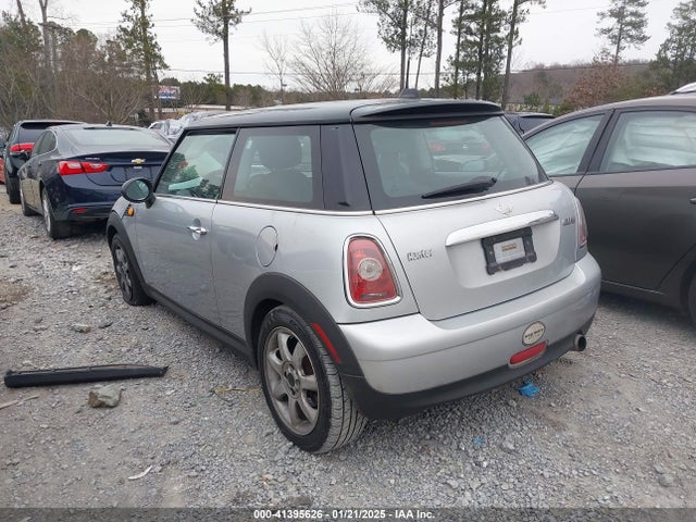 2007 MINI COOPER WMWMF33567TL77317 Photo 2