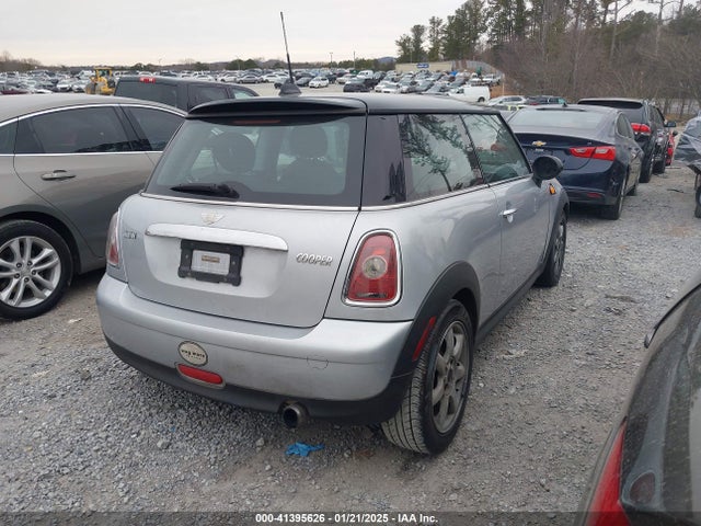 2007 MINI COOPER WMWMF33567TL77317 Photo 3