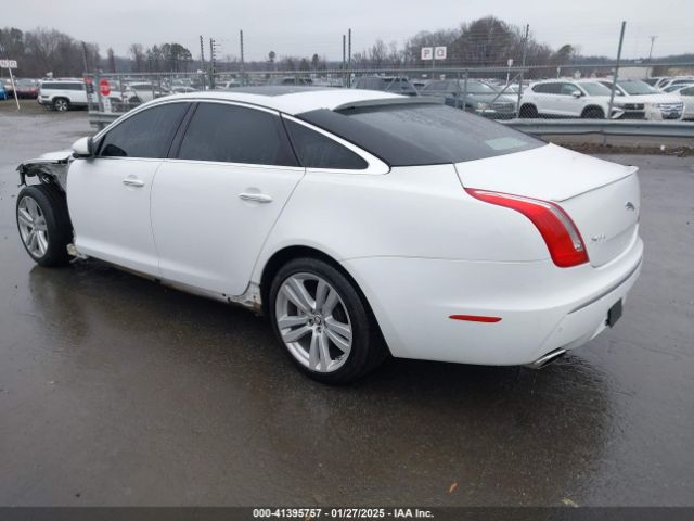 2012 JAGUAR XJ SAJWA2GB1CLV31903 Photo 2