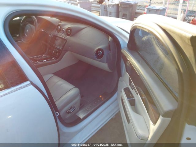 2012 JAGUAR XJ SAJWA2GB1CLV31903 Photo 4