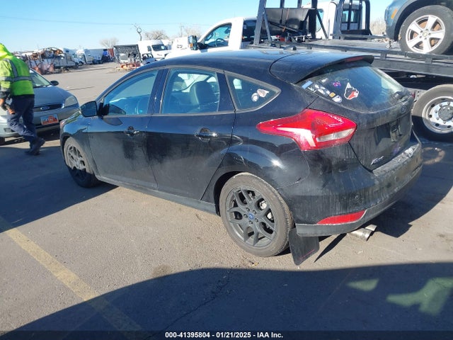 Ford FOCUS SE 2016 1FADP3K22GL326720 Image 3