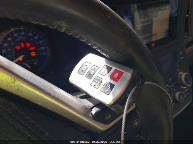 5TDDK3DC6FS122871 Toyota Sienna Limited Premium 7 Passenger