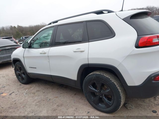 1C4PJMCB6JD592191 Jeep Cherokee Latitude 4x4