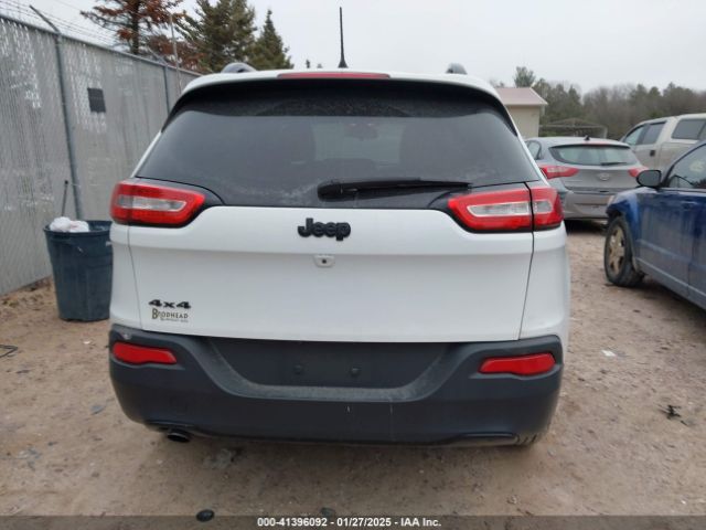 1C4PJMCB6JD592191 Jeep Cherokee Latitude 4x4