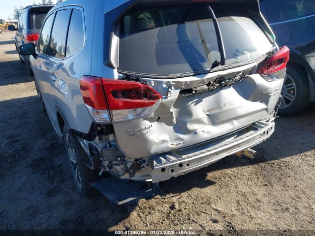 JF2SKARC5NH413158 Subaru Forester Touring