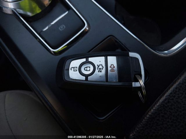 3FA6P0H76JR108265 Ford FUSION SE