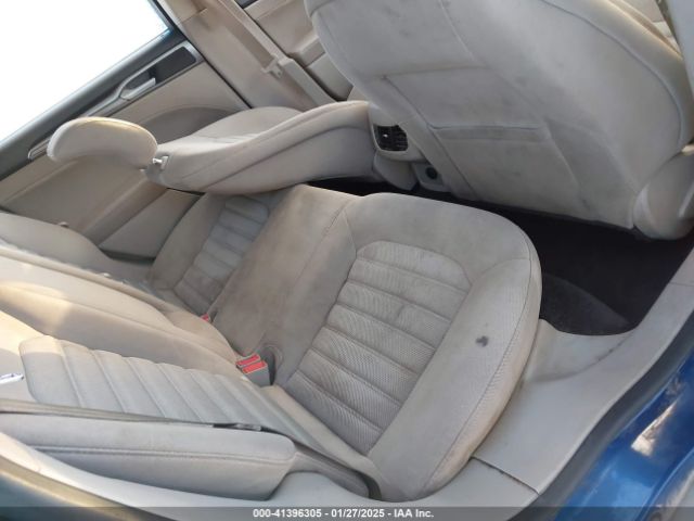 3FA6P0H76JR108265 Ford FUSION SE