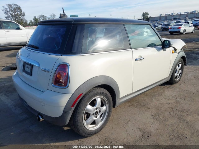 2007 MINI COOPER WMWMF33577TT54547 Photo 3