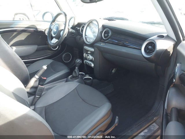 2007 MINI COOPER WMWMF33577TT54547 Photo 4
