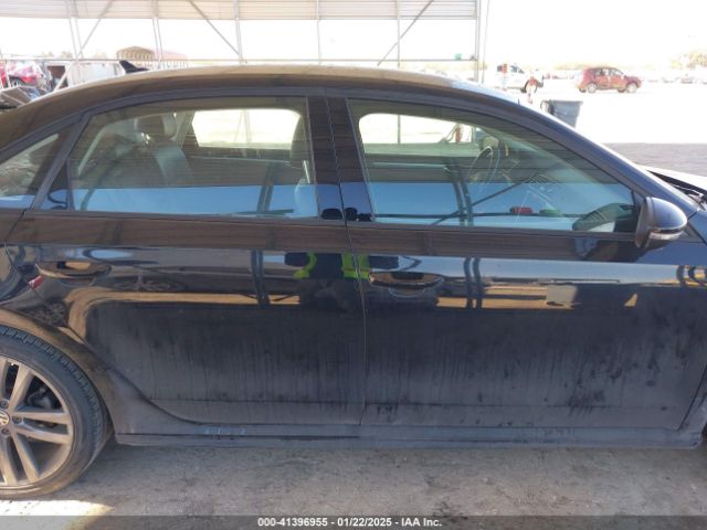 1VWAA7A32JC048857 Volkswagen Passat 2.0t R-line/2.0t S