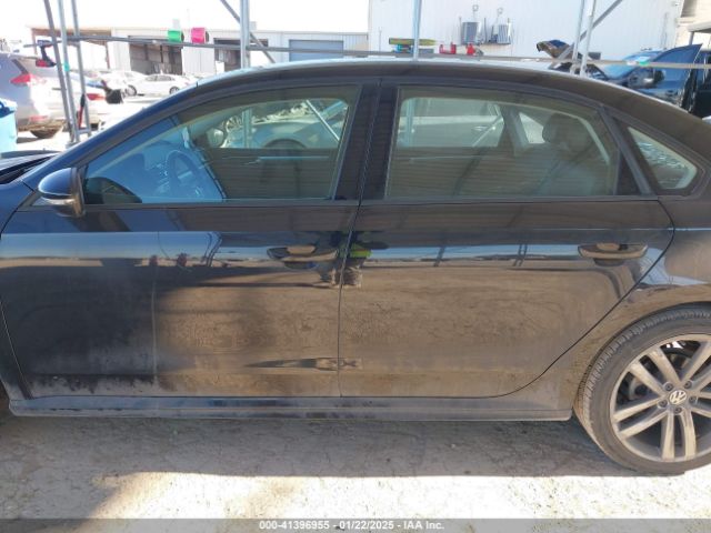 1VWAA7A32JC048857 Volkswagen Passat 2.0t R-line/2.0t S