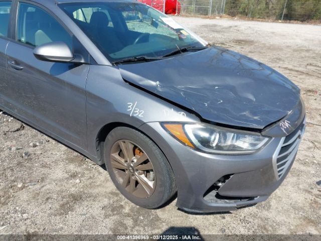 5NPD84LFXJH330945 Hyundai ELANTRA SEL