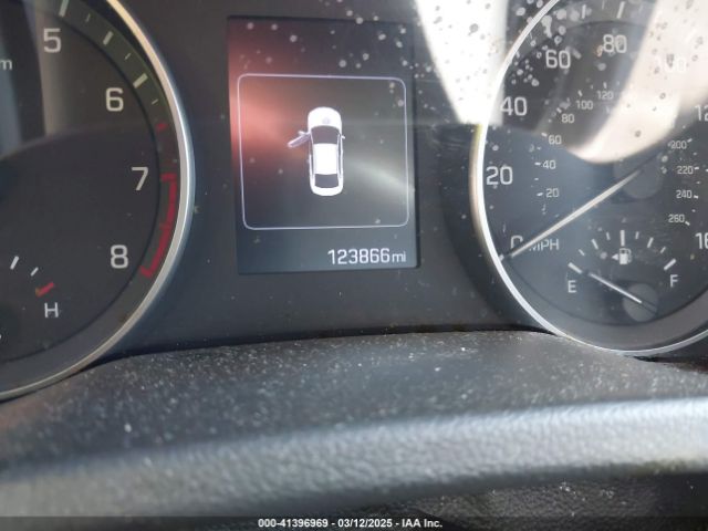5NPD84LFXJH330945 Hyundai ELANTRA SEL