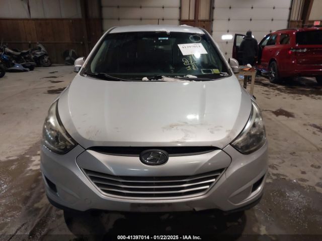KM8JTCAF4FU985075 Hyundai TUCSON GLS