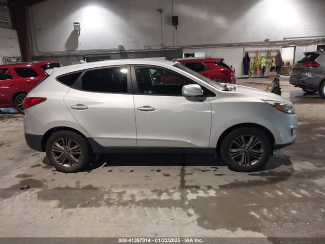 KM8JTCAF4FU985075 Hyundai TUCSON GLS