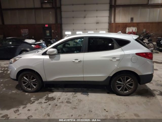KM8JTCAF4FU985075 Hyundai TUCSON GLS