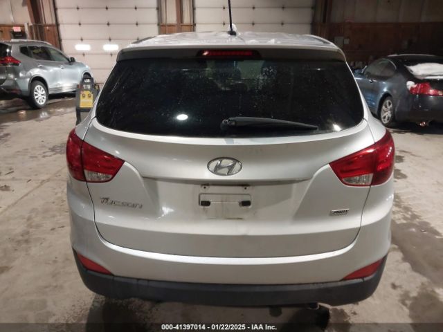 KM8JTCAF4FU985075 Hyundai TUCSON GLS