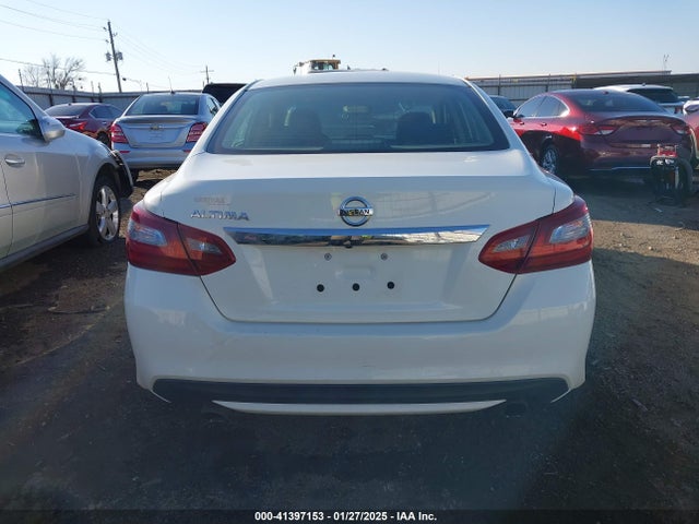 Nissan Altima 2.5 S 2018 1N4AL3AP6JC184987 Image 17