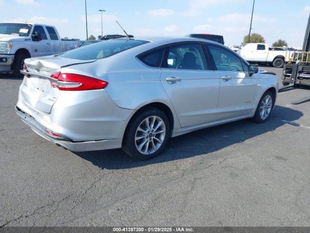 3FA6P0LUXHR233843 Ford Fusion Hybrid Se