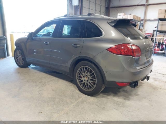 2011 PORSCHE CAYENNE WP1AC2A24BLA84234 Photo 2