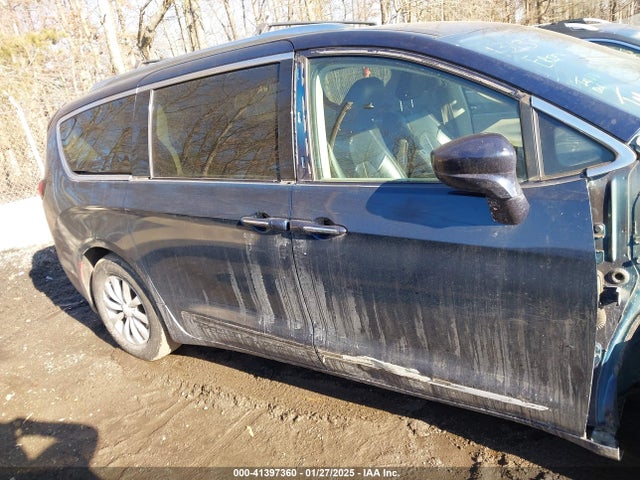 Chrysler Pacifica Touring L 2018 2C4RC1BG5JR294811 Image 14