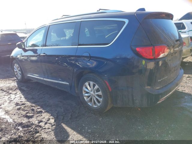 2018 CHRYSLER PACIFICA 2C4RC1BG5JR294811 Photo 2