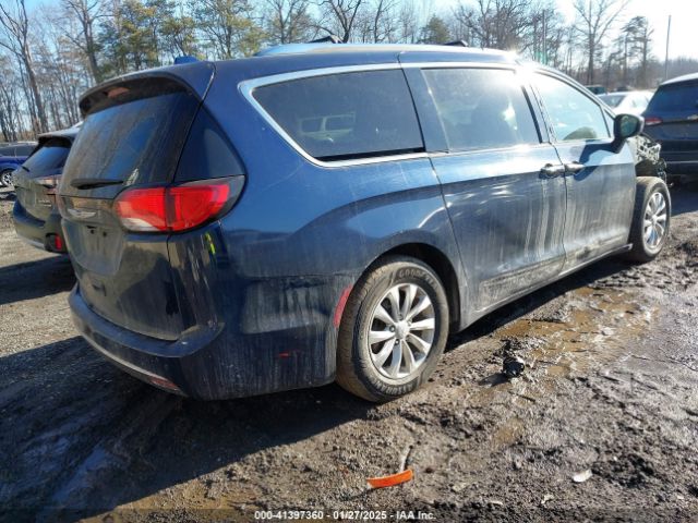 2018 CHRYSLER PACIFICA 2C4RC1BG5JR294811 Photo 3