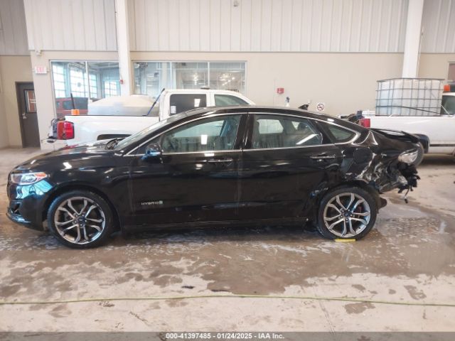 3FA6P0RU1KR138120 Ford Fusion Hybrid Titanium
