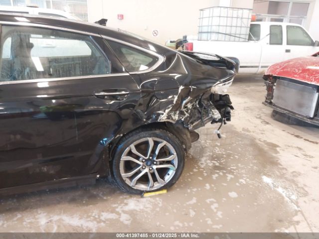 3FA6P0RU1KR138120 Ford Fusion Hybrid Titanium