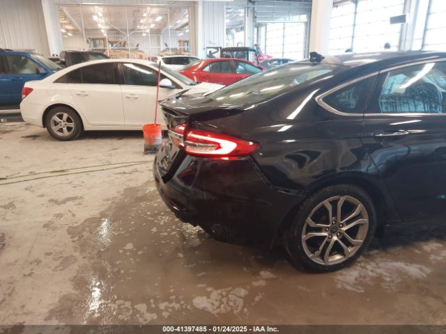 3FA6P0RU1KR138120 Ford Fusion Hybrid Titanium