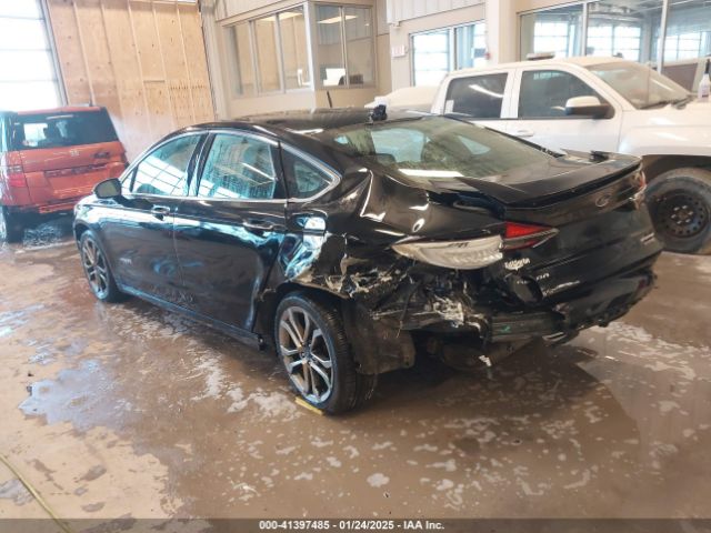 3FA6P0RU1KR138120 Ford Fusion Hybrid Titanium