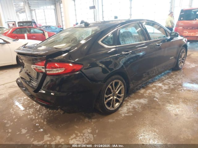 3FA6P0RU1KR138120 Ford Fusion Hybrid Titanium
