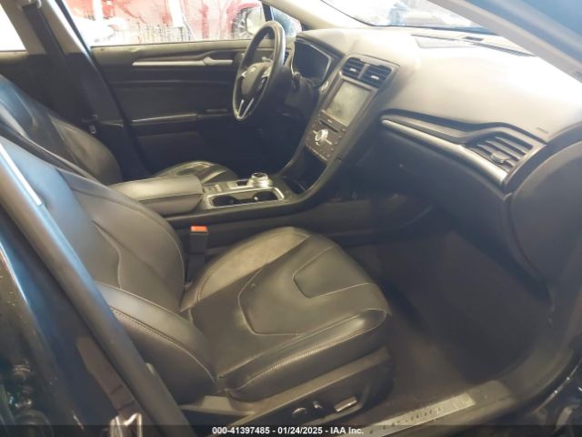 3FA6P0RU1KR138120 Ford Fusion Hybrid Titanium