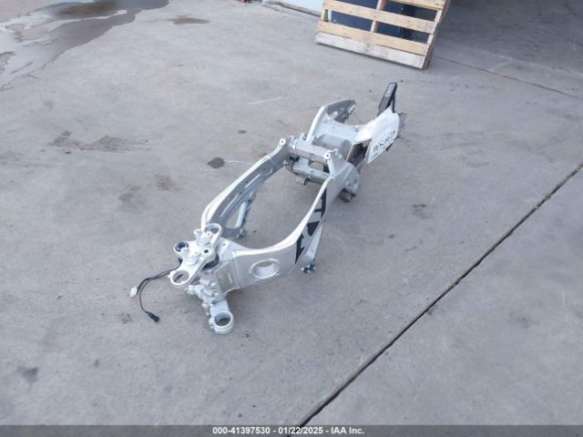 2016 APRILIA TUONO ZD4TYUA06GS000292 Photo 1