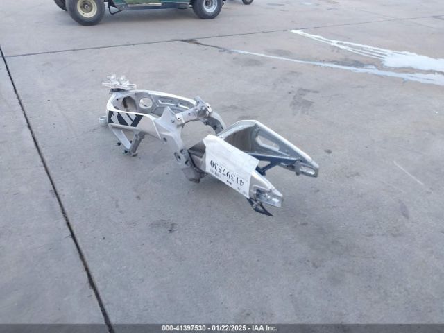 2016 APRILIA TUONO ZD4TYUA06GS000292 Photo 2