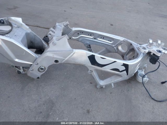 2016 APRILIA TUONO ZD4TYUA06GS000292 Photo 7