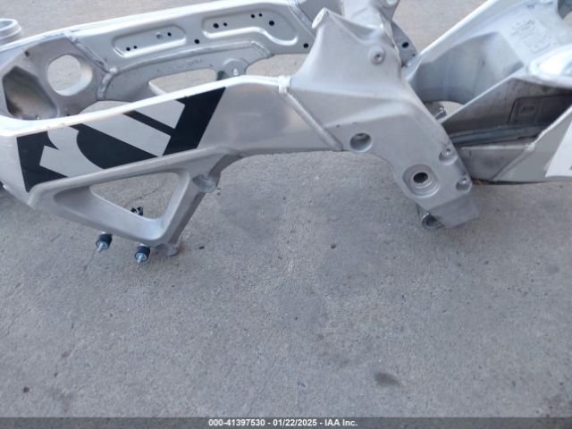 2016 APRILIA TUONO ZD4TYUA06GS000292 Photo 8