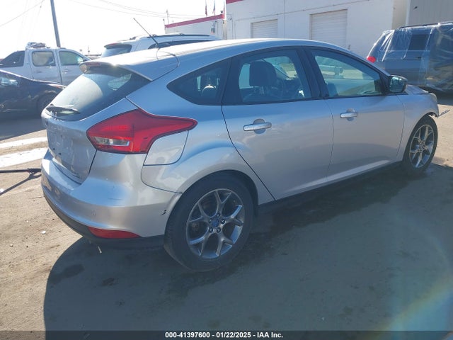 Ford FOCUS SE 2016 1FADP3K2XGL340686 Image 4