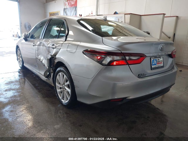 Toyota CAMRY LE 2024 4T1C11AK9RU876583 Image 3