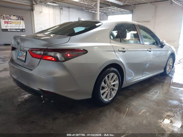 Toyota CAMRY LE 2024 4T1C11AK9RU876583 Image 4